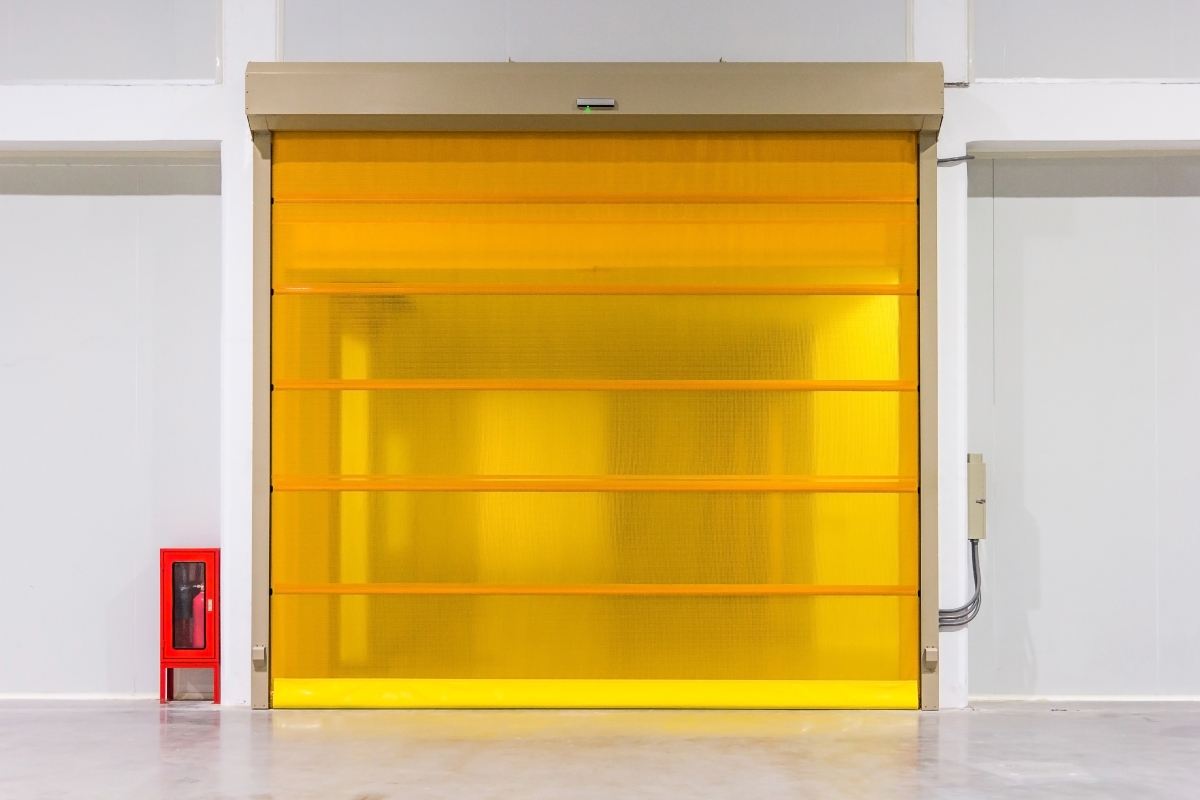 Mağaza ve Ticari Alanlarda Vitrin Güvenliği ve Marka Görünürlüğü